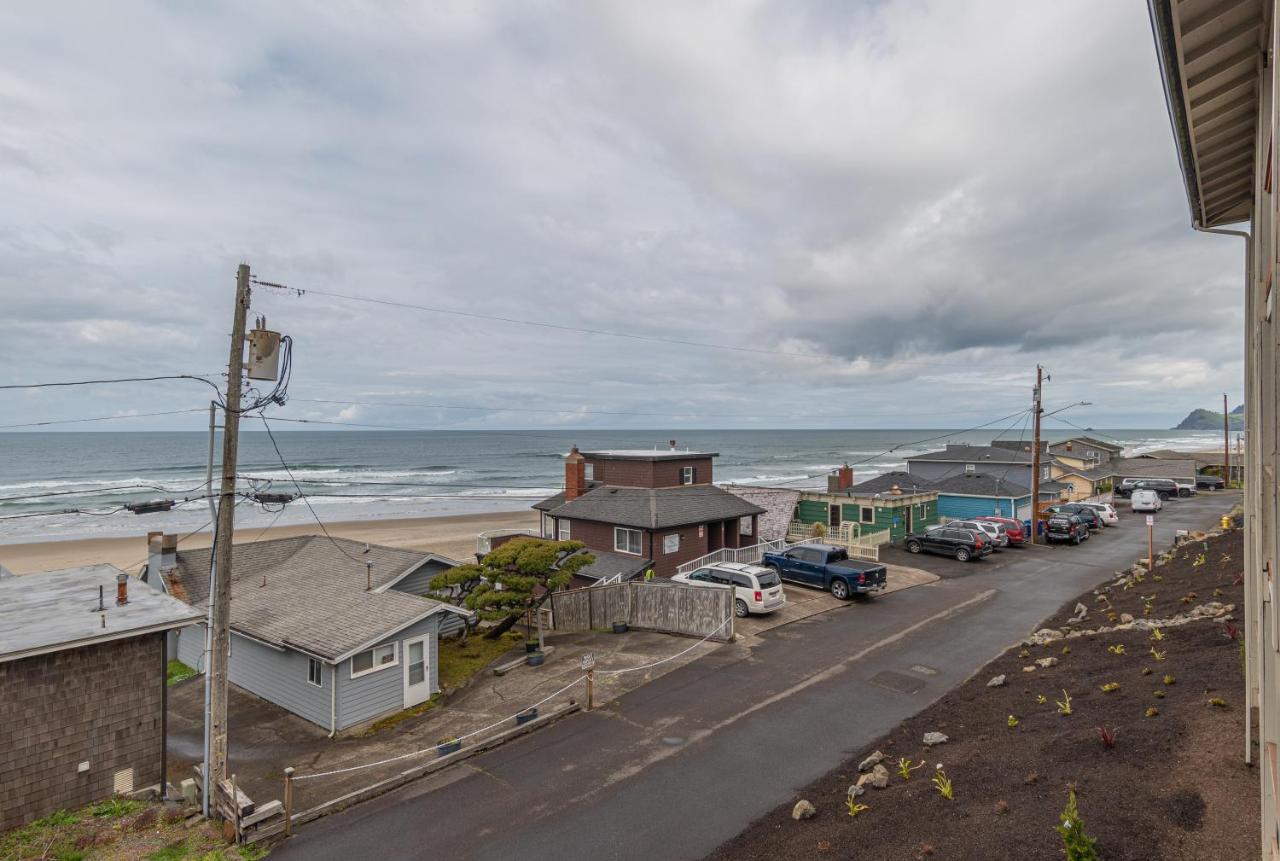 Surftides Plaza Rentals Lincoln City Bagian luar foto